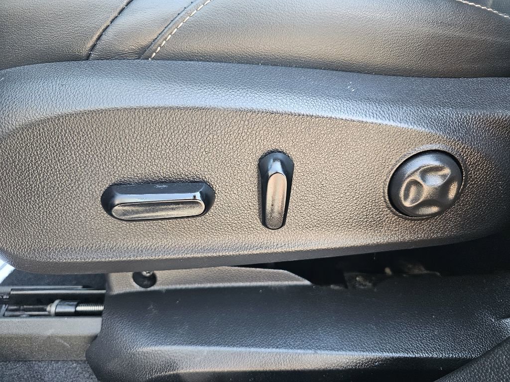 Used 2017 Buick Envision Essence image 92