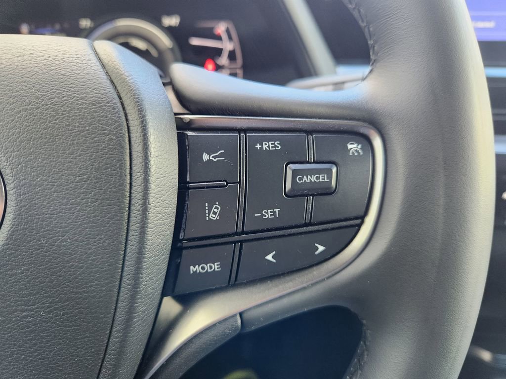 Used 2024 Lexus UX 250h AWD w/ Premium Package image 29