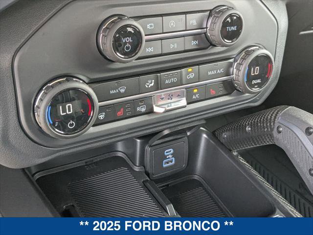 Certified 2025 Ford Bronco Raptor w/ Interior Carbon Fiber Pack image 17