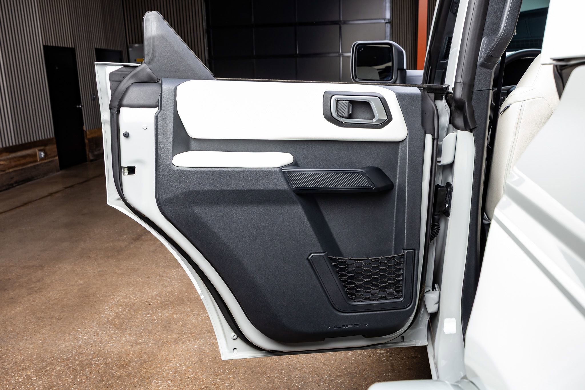Used 2026 Ford Bronco Heritage Edition AWD/4WD image 38