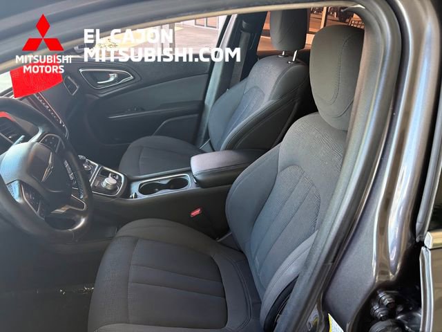 Used 2016 Chrysler 200 Limited w/ Convenience Group image 10