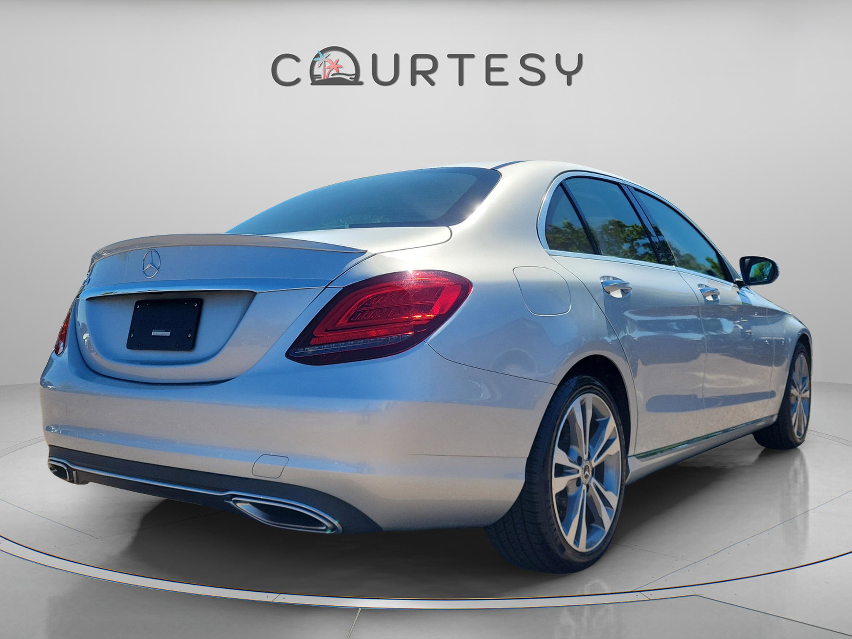 Used 2020 Mercedes-Benz C 300 Sedan image 5