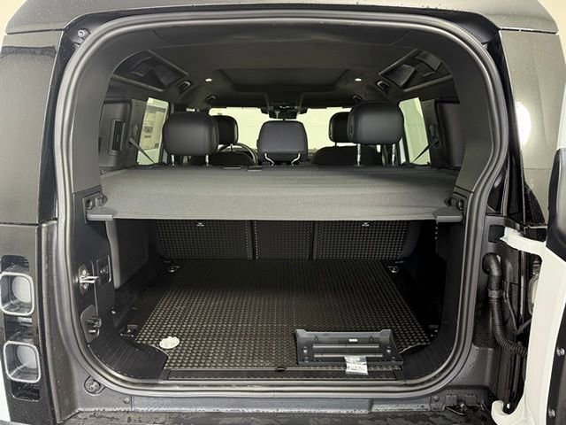 New 2025 Land Rover Defender 110 V8 image 18