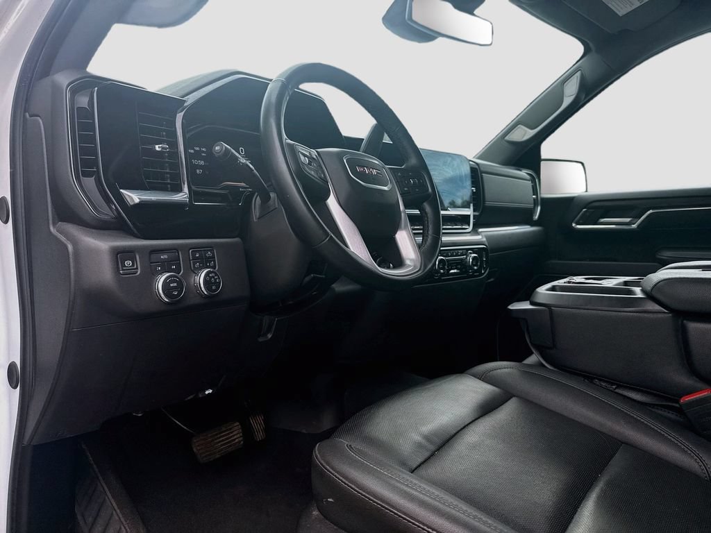Used 2025 GMC Sierra 1500 SLT AWD/4WD image 10