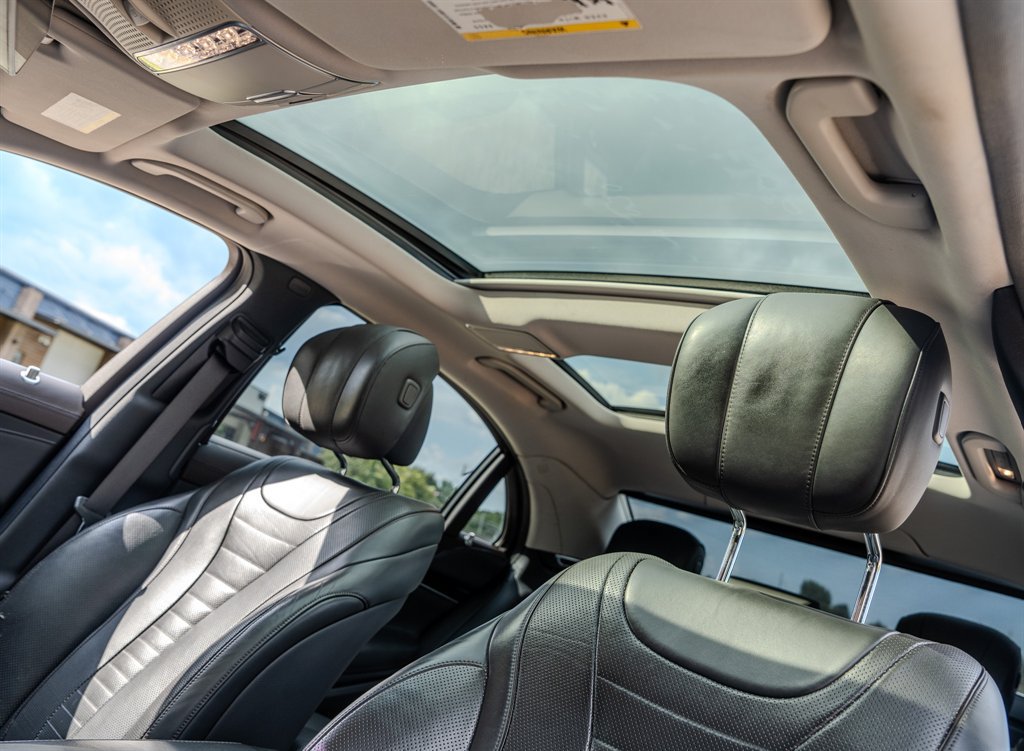 Used 2019 Mercedes-Benz S 560 Sedan w/ AMG Line Exterior image 29