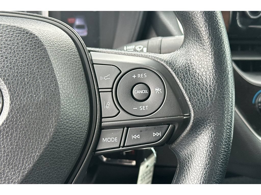 Used 2022 Toyota Corolla LE FWD image 25