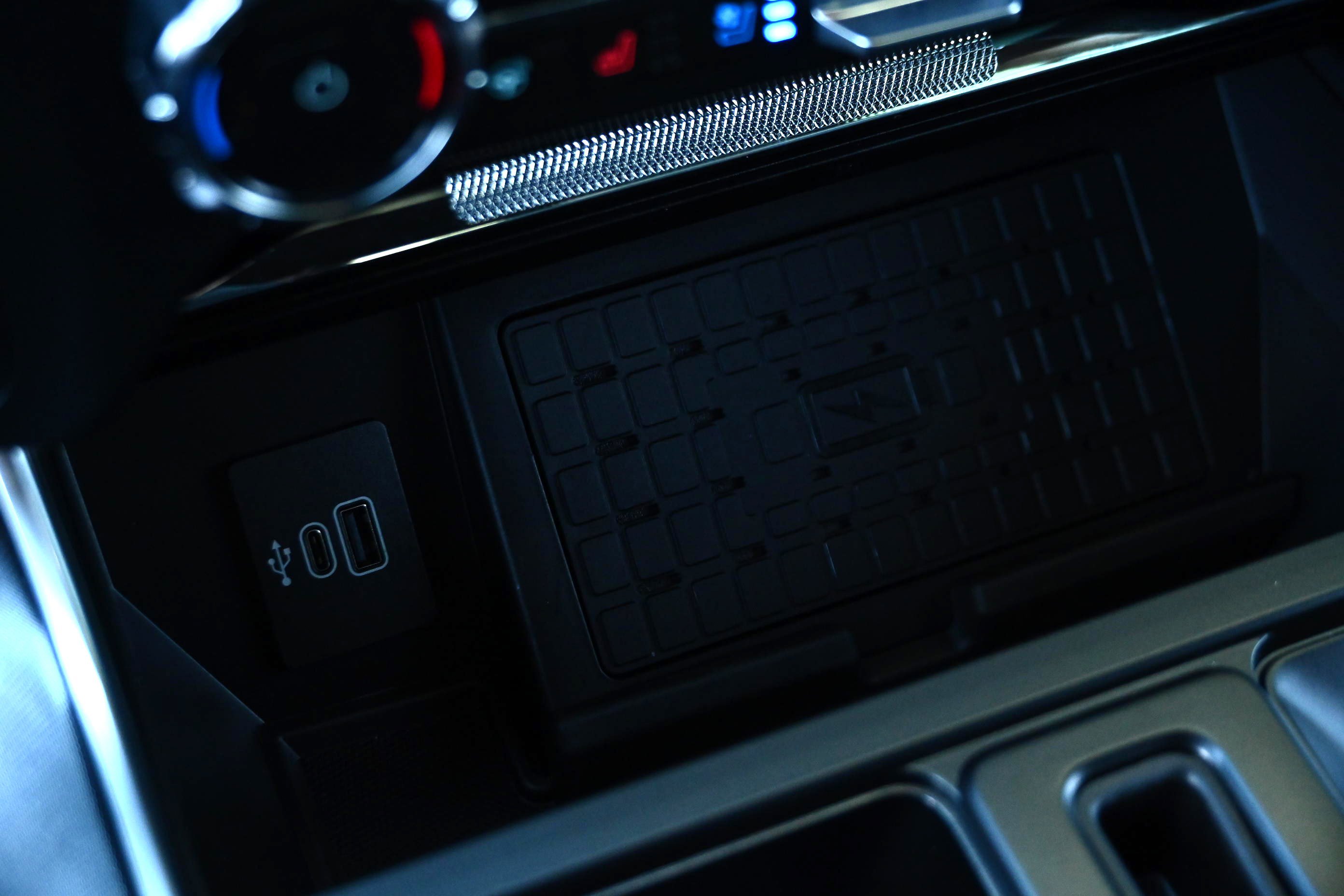 Used 2025 Ford F150 Raptor w/ Equipment Group 803A Raptor R image 26