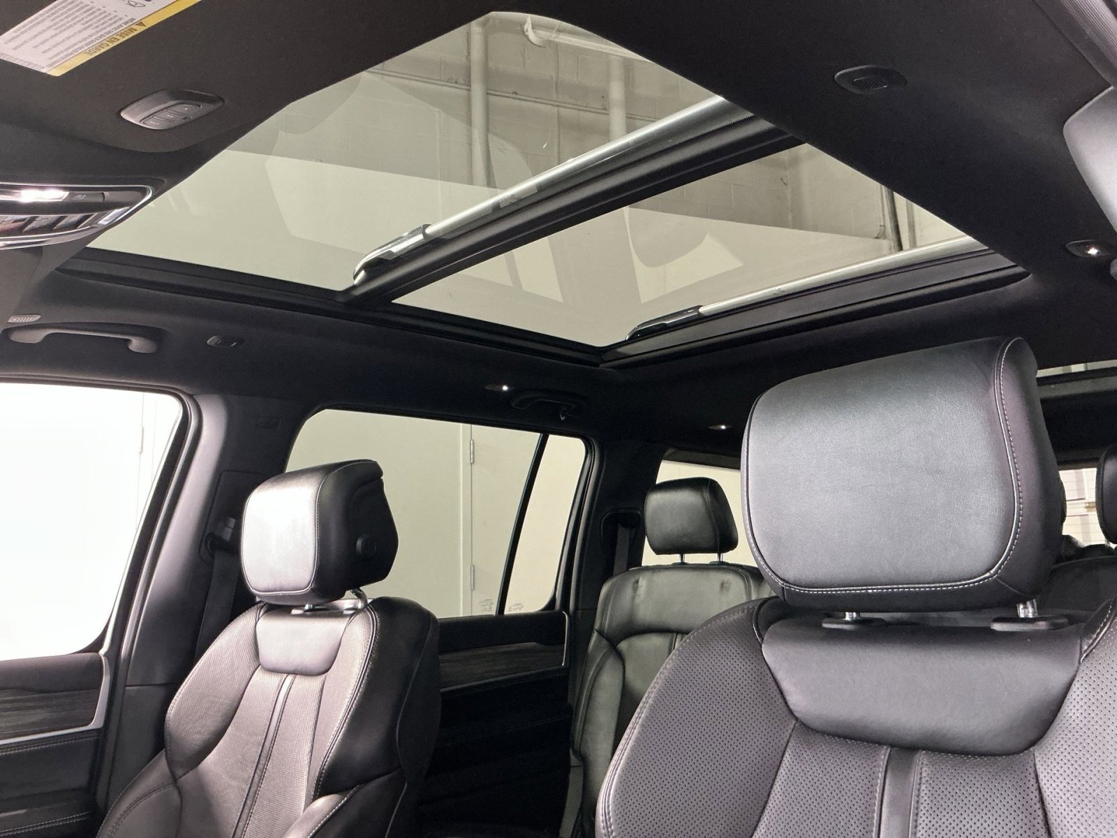 Used 2022 Jeep Wagoneer Series III w/ Premium Group I image 31