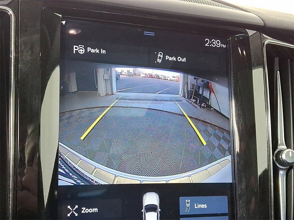 Used 2018 Volvo XC60 T5 Momentum w/ Vision Package image 21