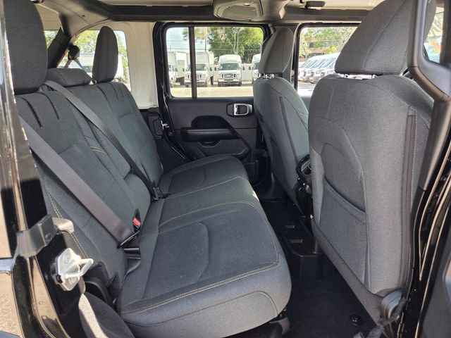 Used 2025 Jeep Wrangler Unlimited Sahara w/ Safety Group AWD/4WD image 20