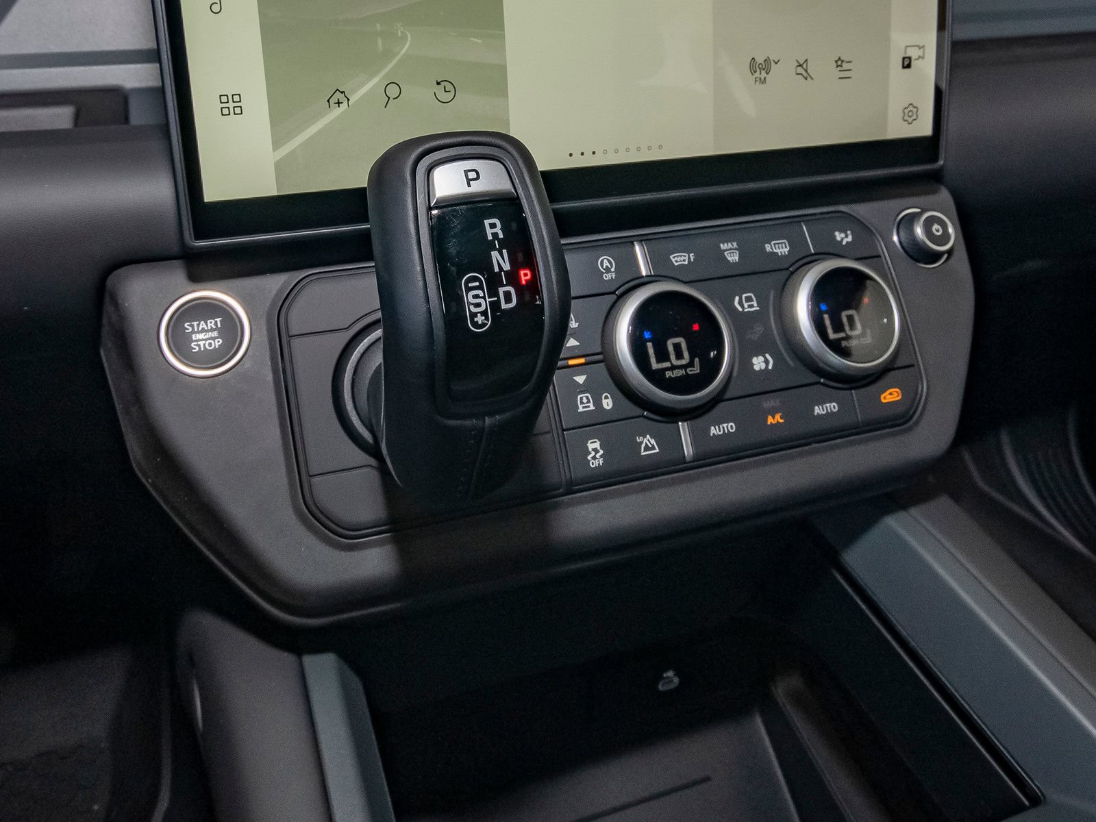 New 2026 Land Rover Defender 110 X-Dynamic SE AWD/4WD image 26