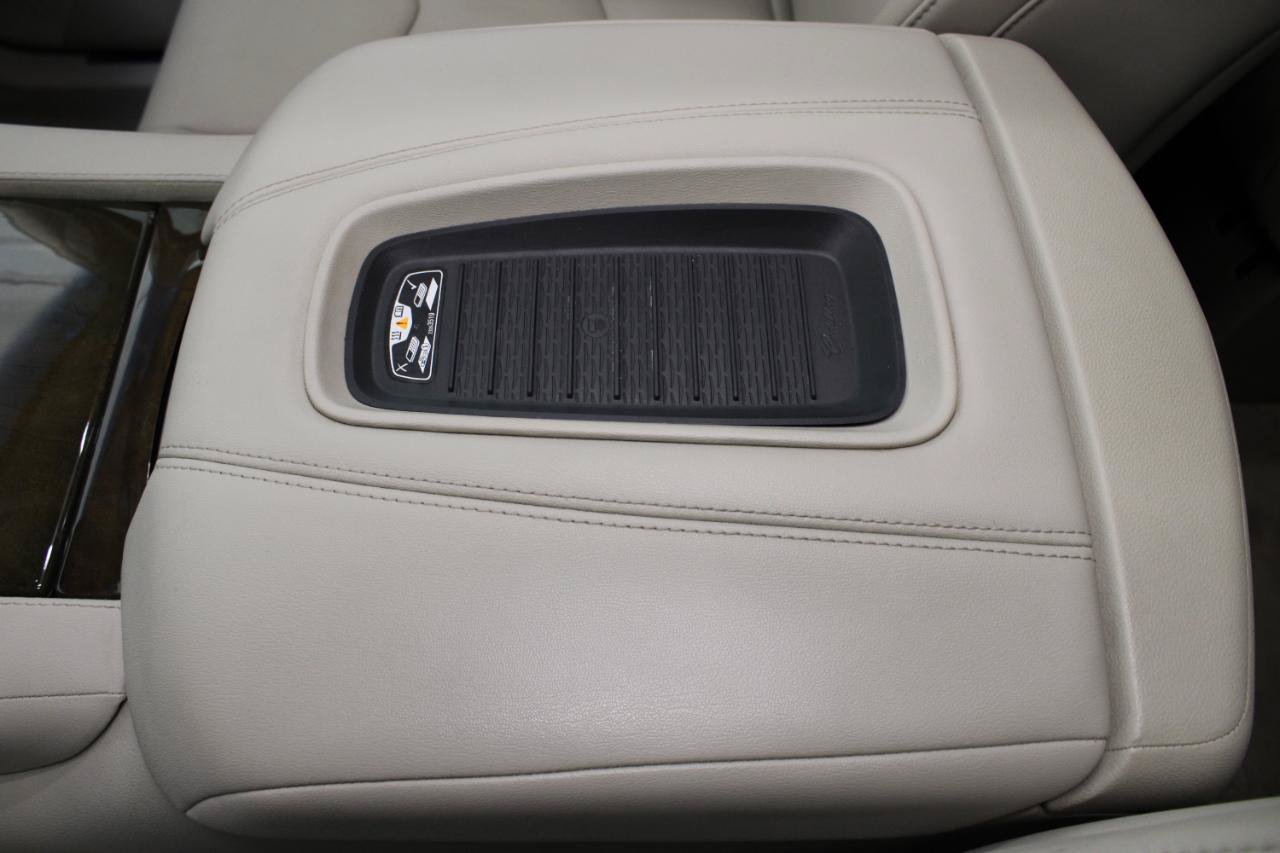 Used 2019 Cadillac Escalade ESV Premium Luxury AWD/4WD image 73