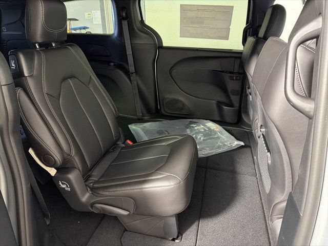 New 2026 Chrysler Voyager LX FWD image 28