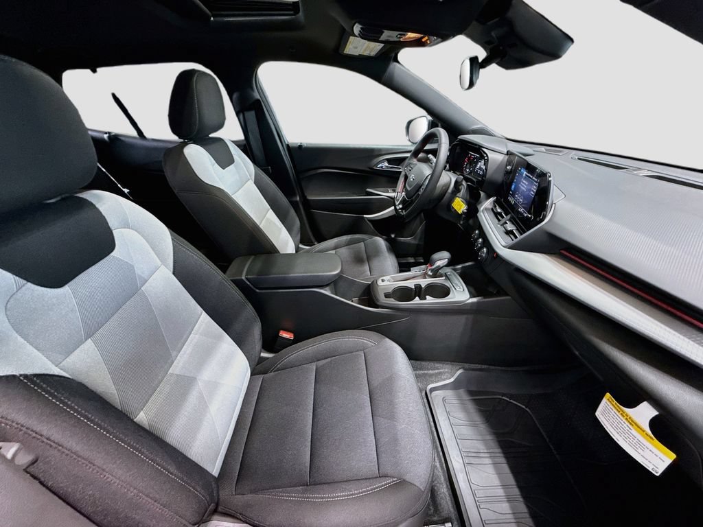 New 2026 Chevrolet Trax RS w/ Sunroof Package FWD image 27