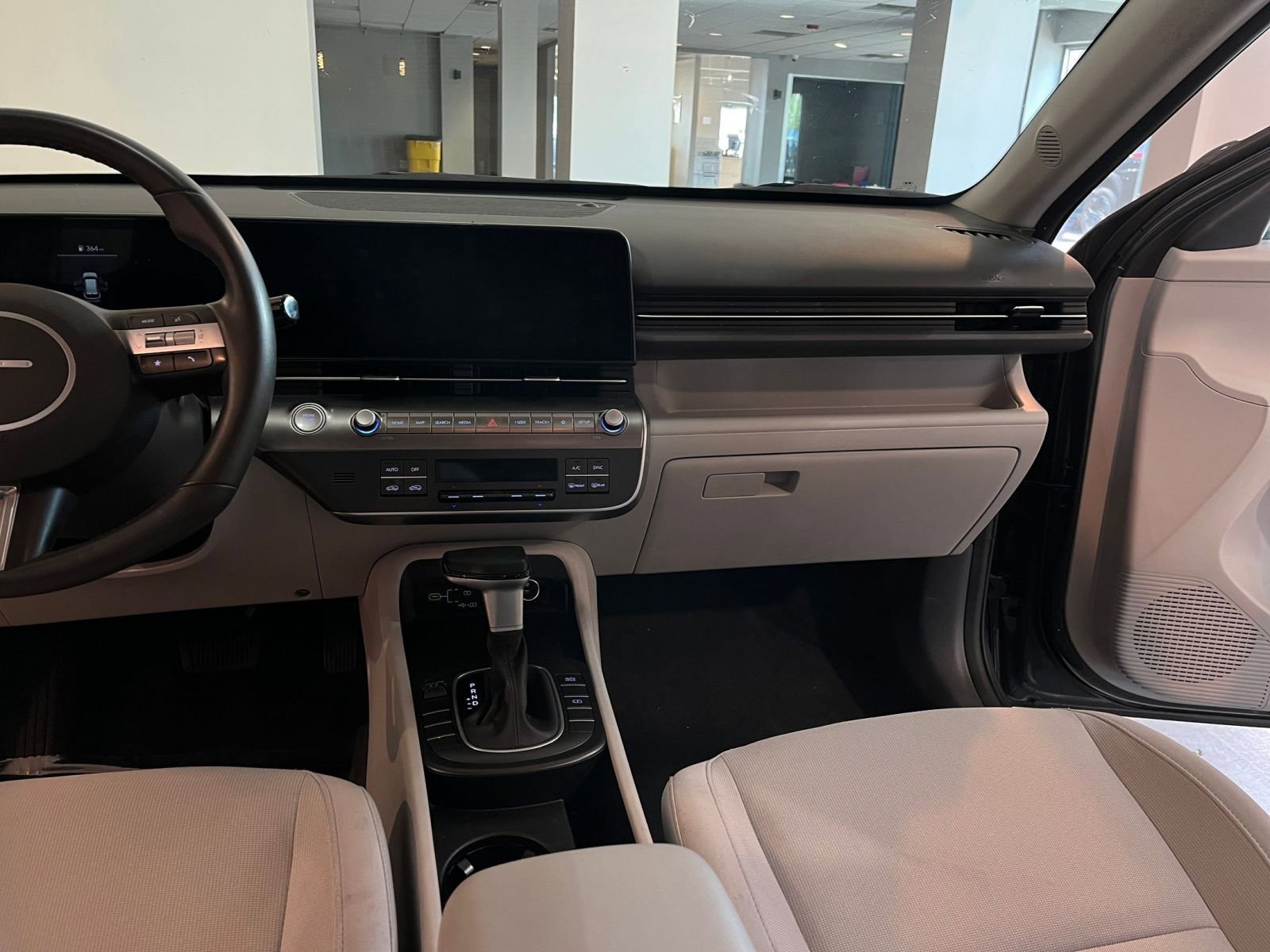 Used 2025 Hyundai Kona SEL FWD image 35