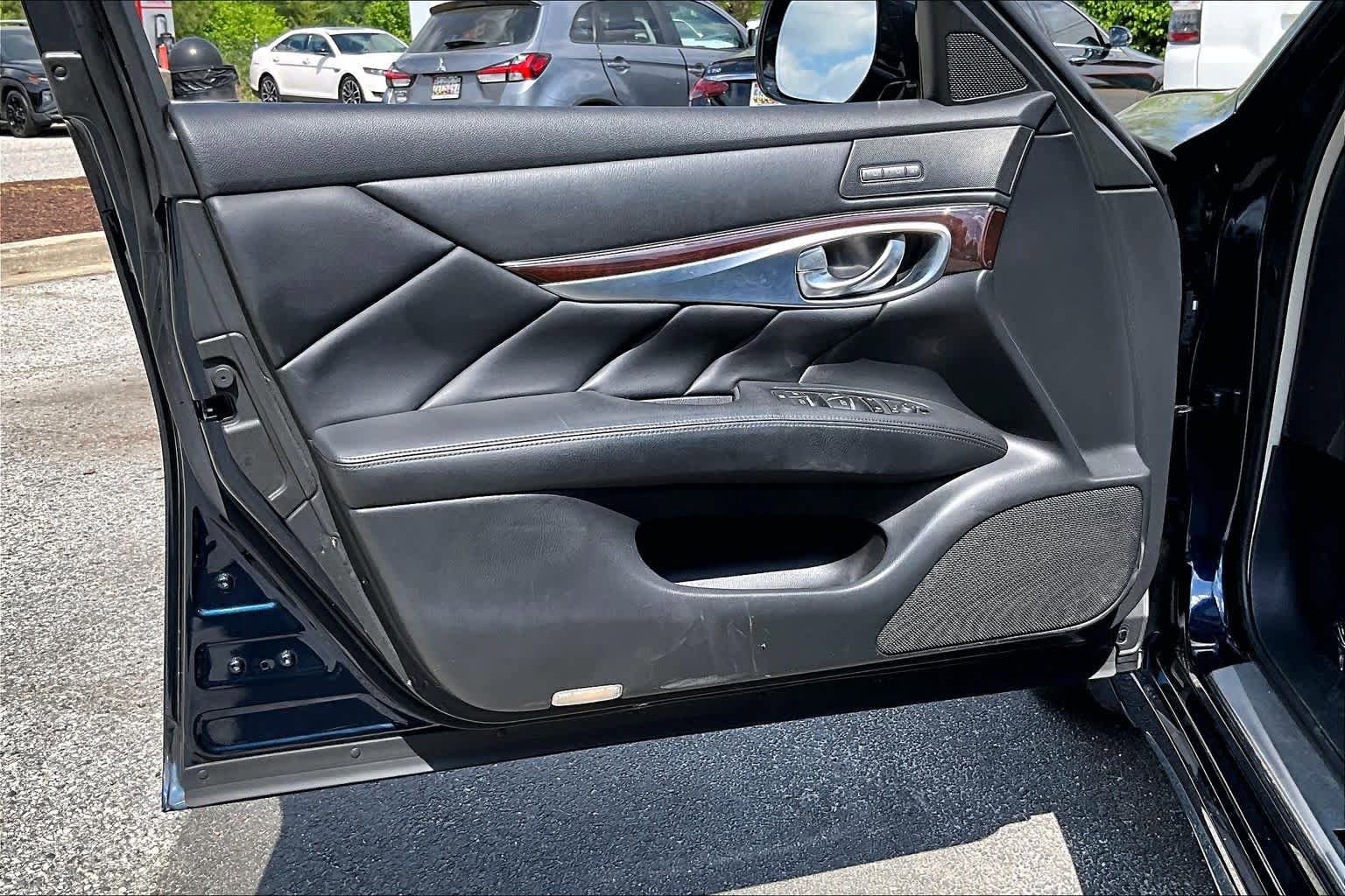 Used 2016 INFINITI Q70 L 3.7 AWD/4WD image 22