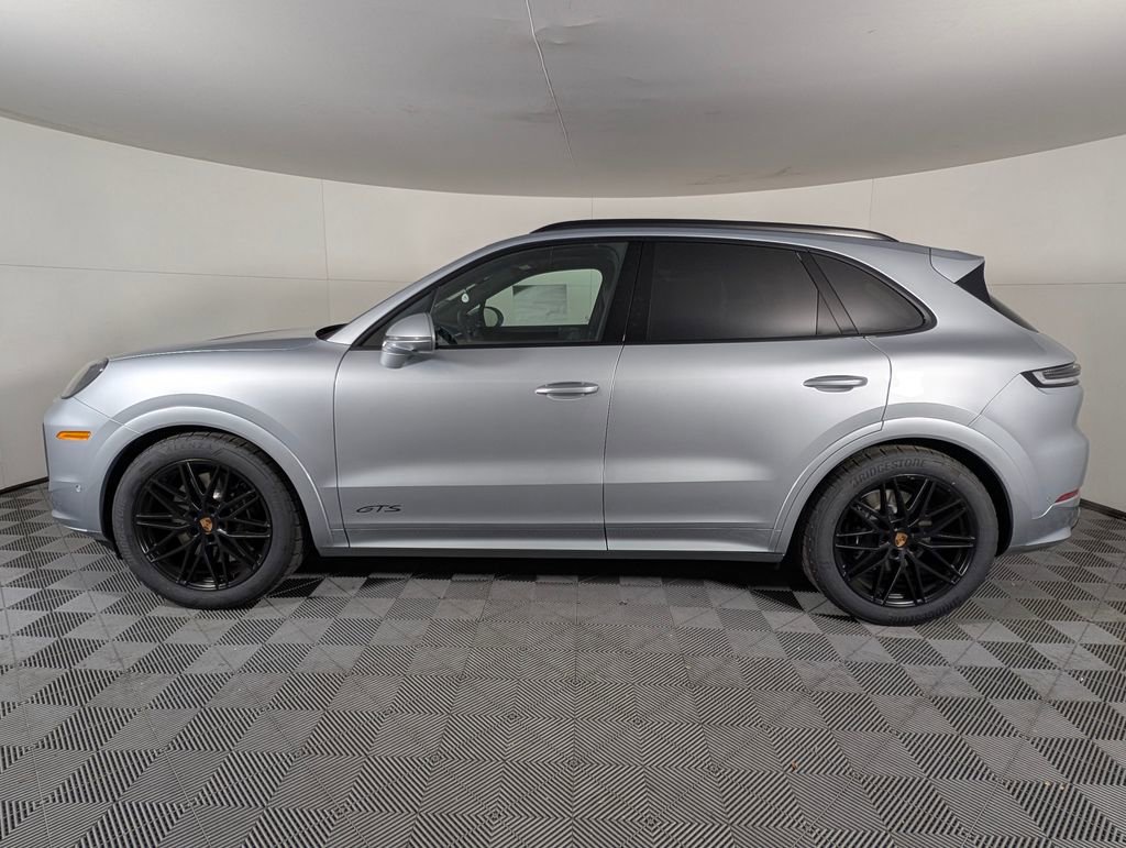 New 2026 Porsche Cayenne GTS image 2