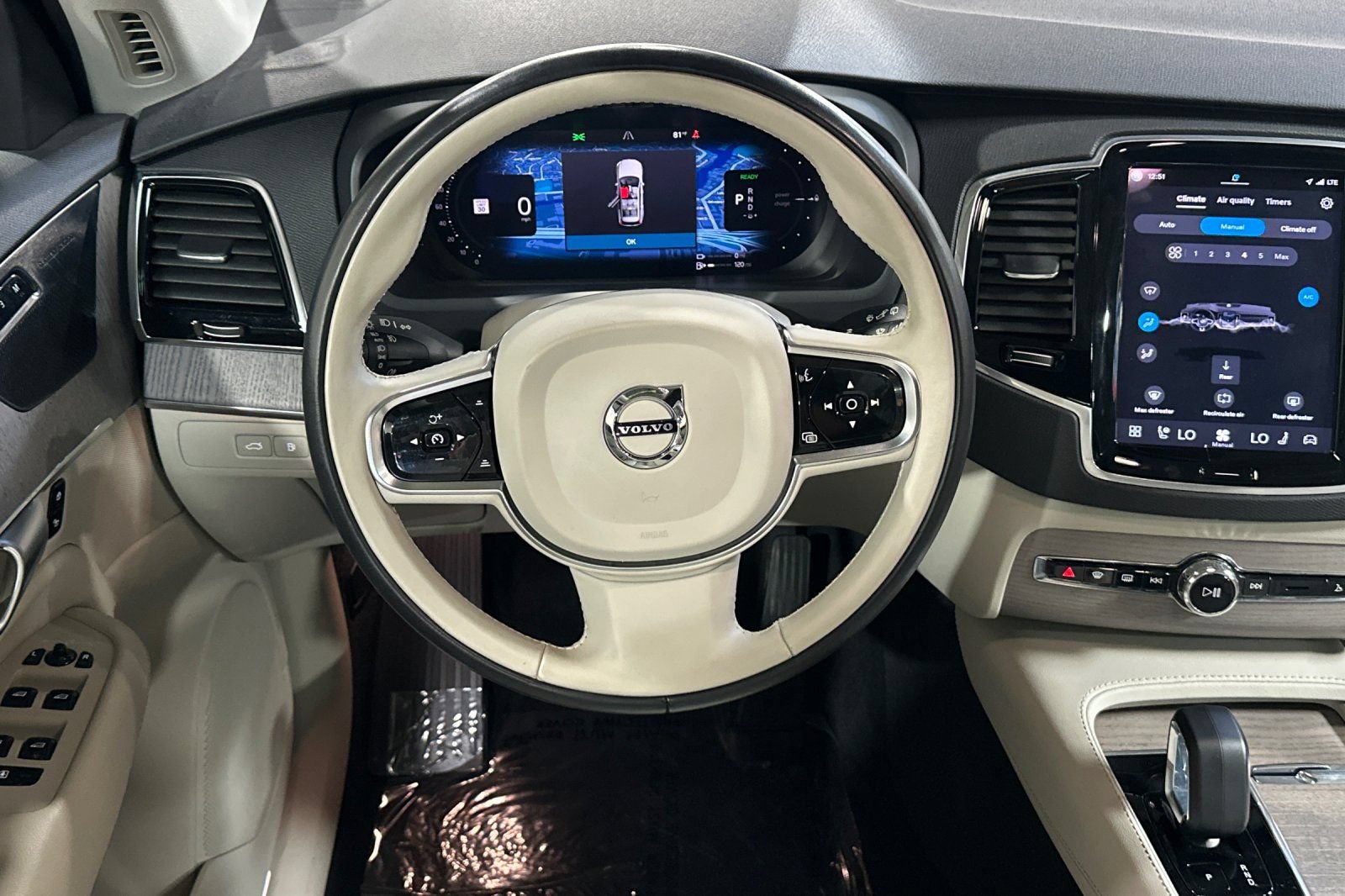 Certified 2024 Volvo XC90 T8 Plus w/ Protection Package Premier AWD/4WD image 17