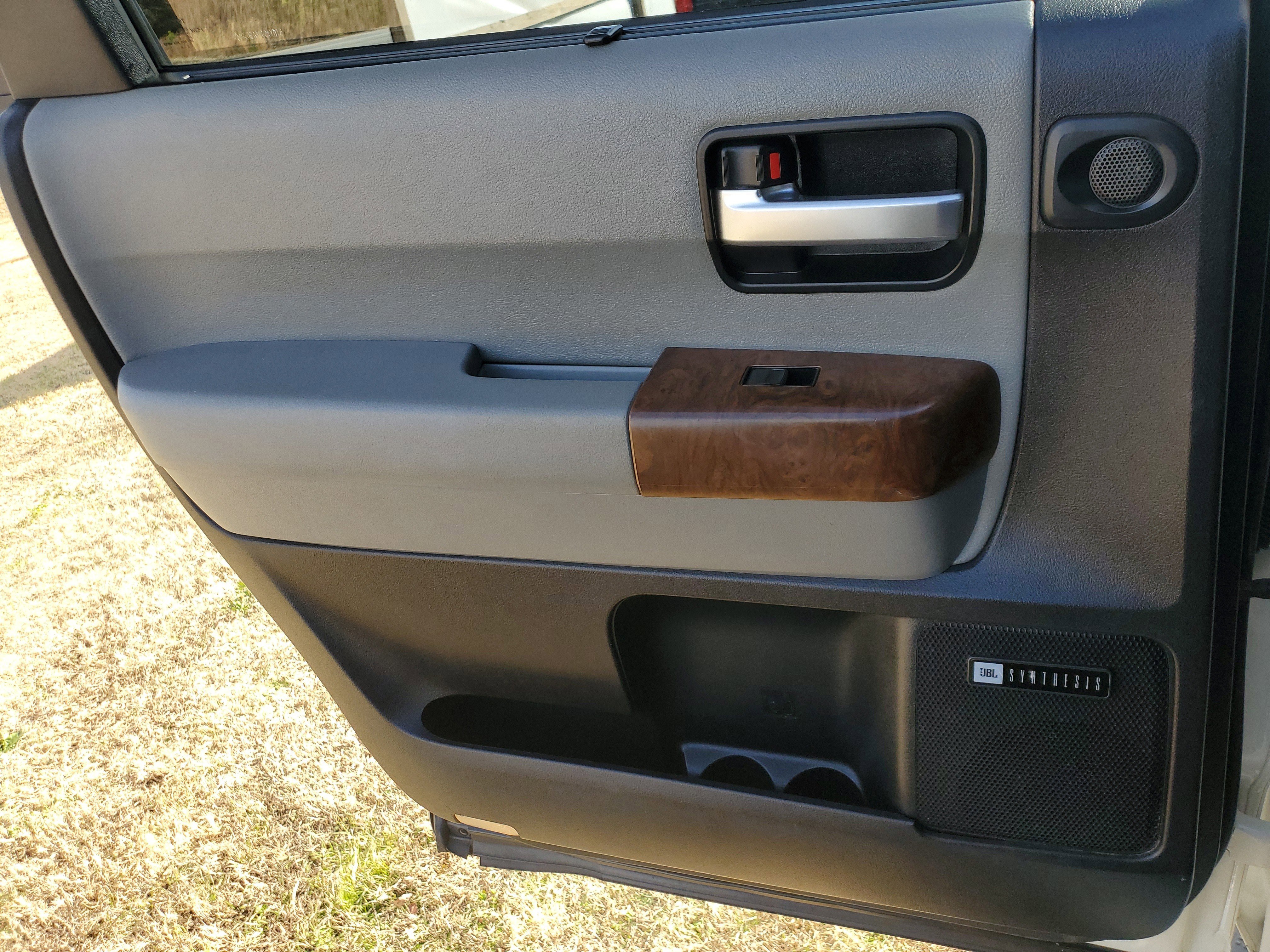 Used 2010 Toyota Sequoia Platinum image 13