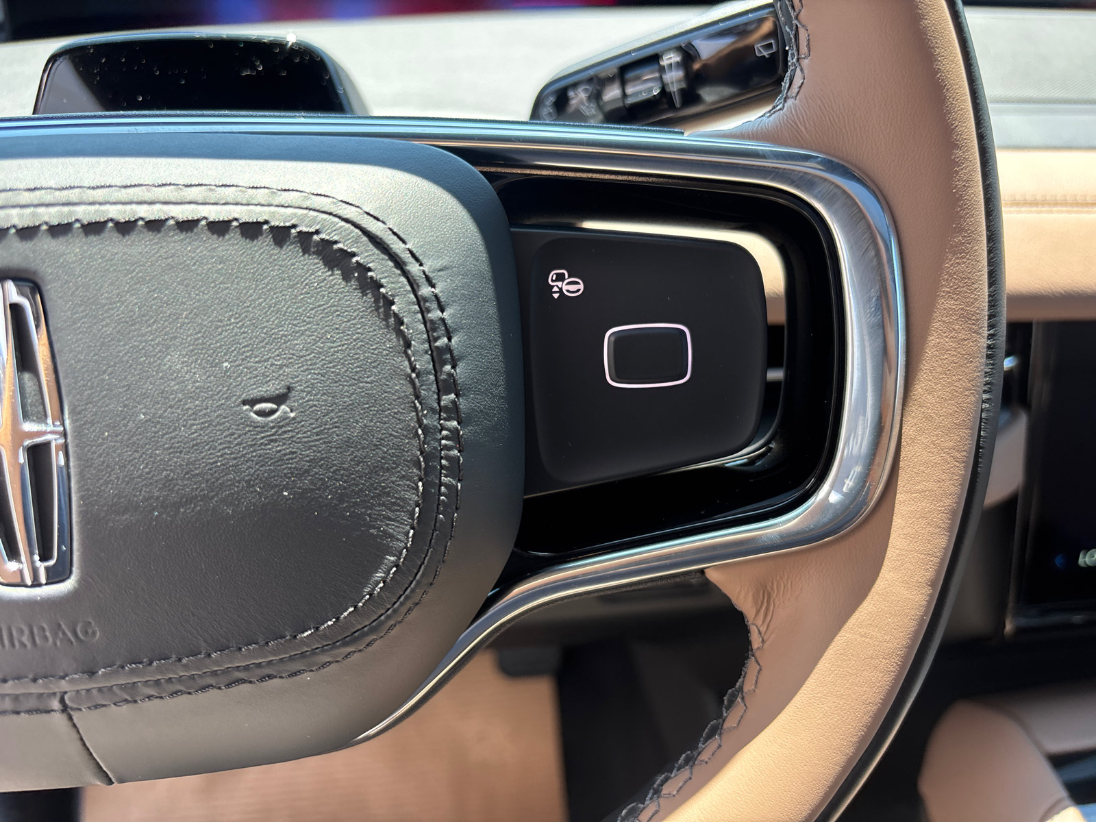 New 2026 Lincoln Navigator L Black Label AWD/4WD image 17