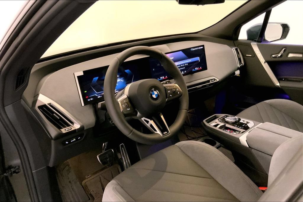 New 2026 BMW iX xDrive45 w/ M Sport Package AWD/4WD image 4