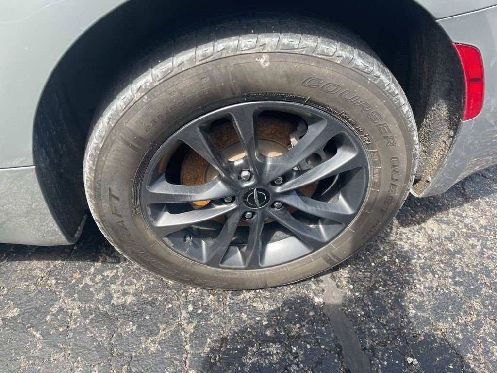 Used 2020 Chrysler Pacifica Touring-L w/ Premium Audio Group AWD/4WD image 11