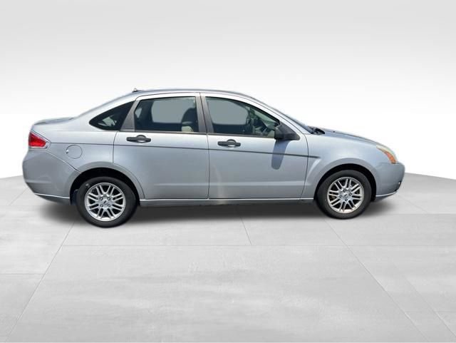 Used 2009 Ford Focus SE FWD image 8