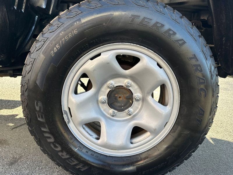 Used 2021 Toyota Tacoma SR image 11