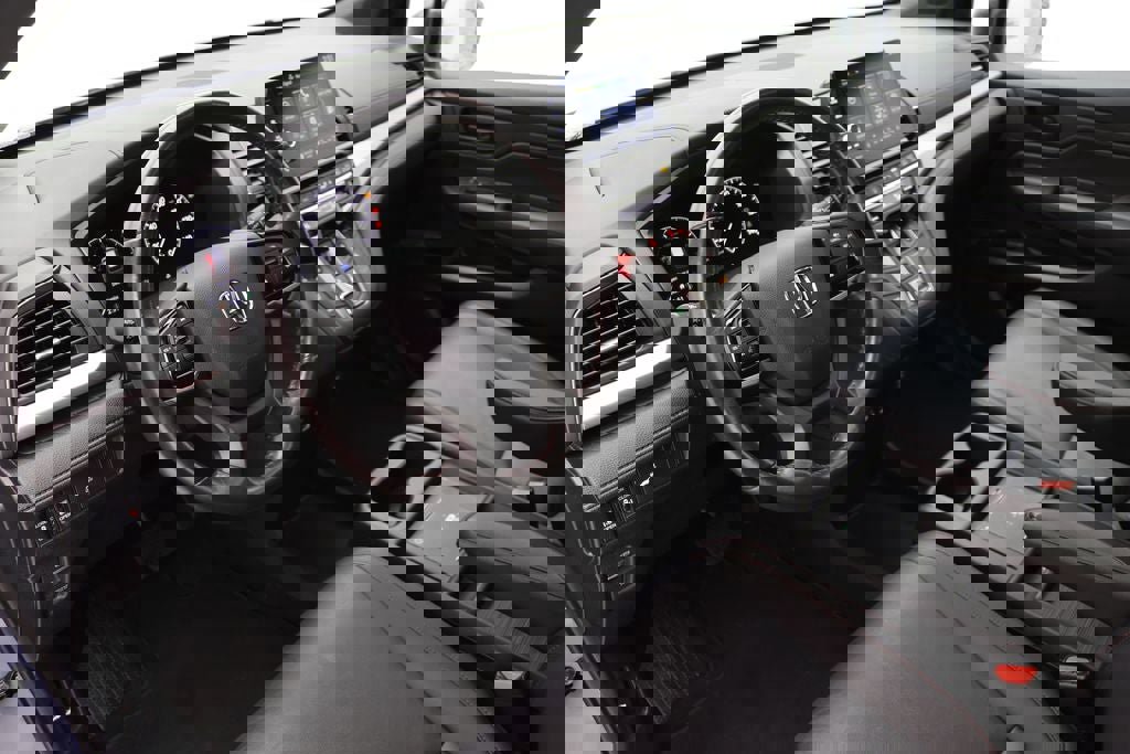 Used 2025 Honda Odyssey Sport-L image 14