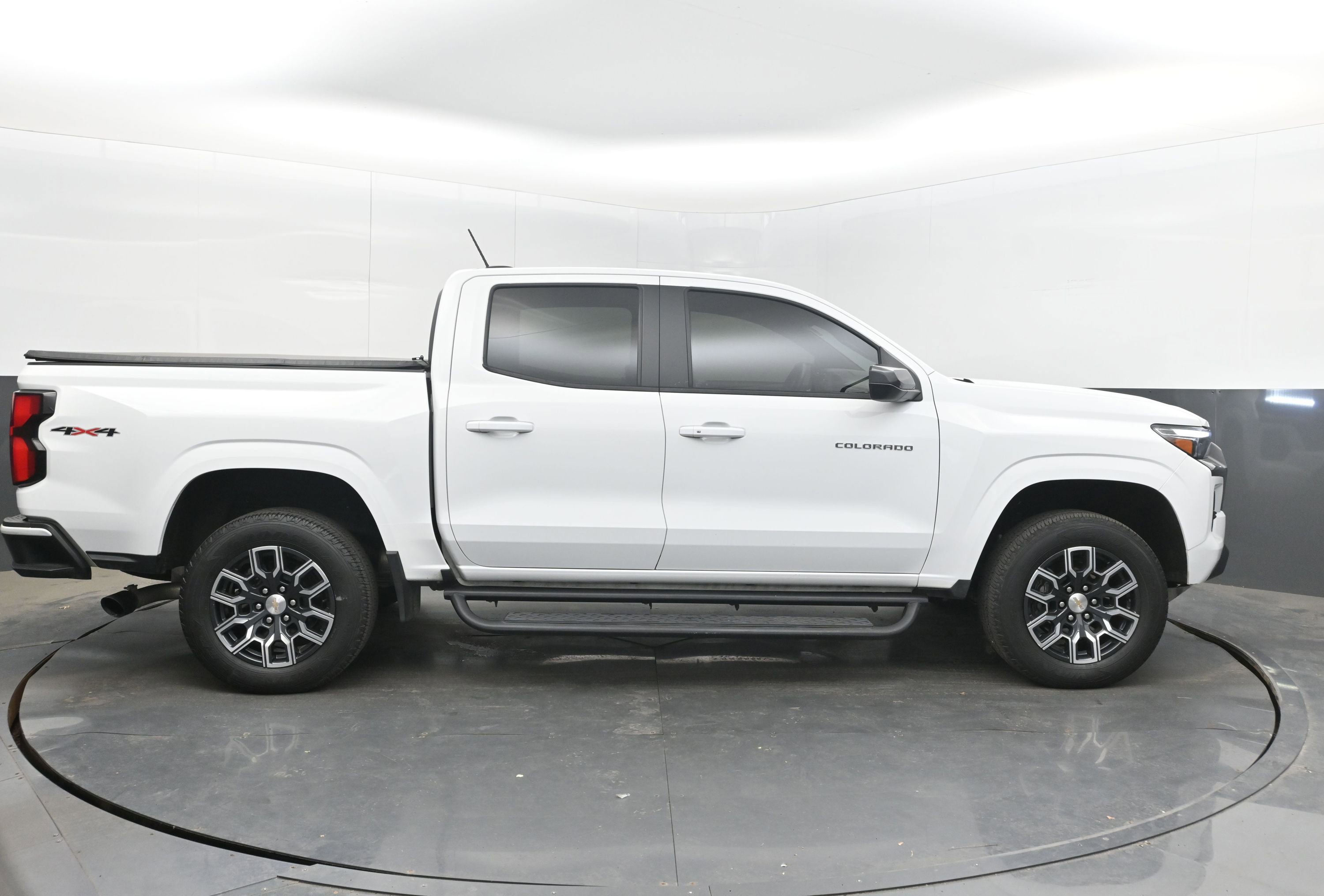 Certified 2023 Chevrolet Colorado LT w/ LT Convenience Package III image 10