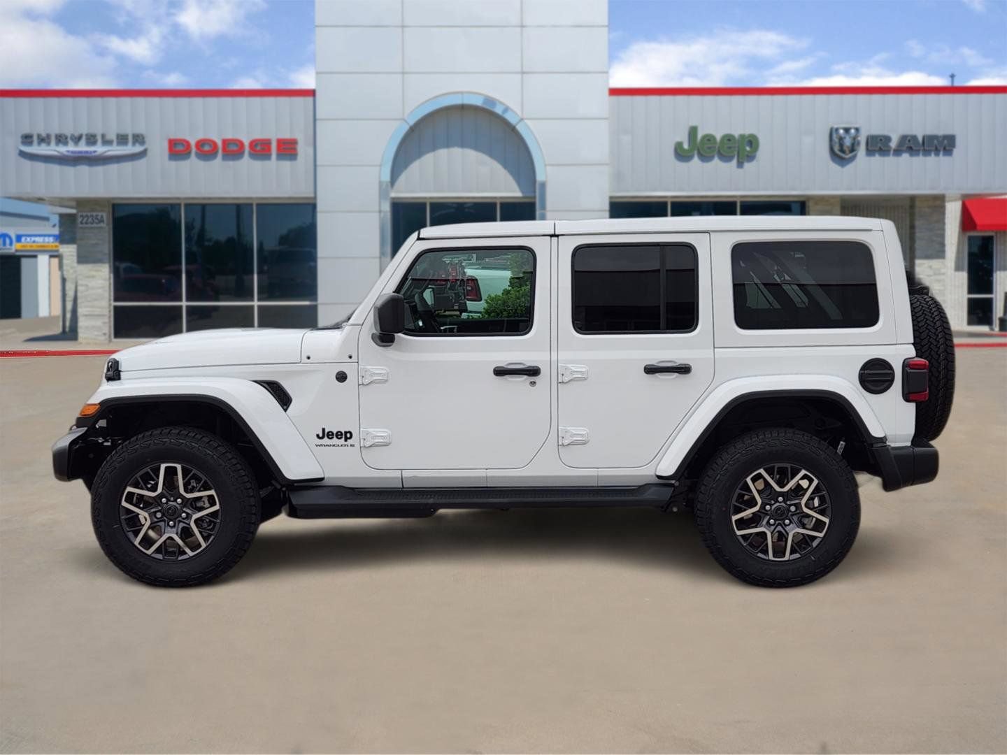 New 2026 Jeep Wrangler Unlimited Sahara AWD/4WD image 3