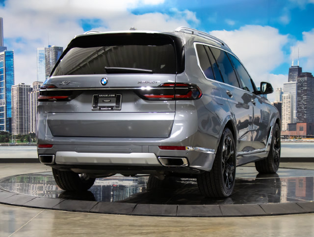 Used 2024 BMW X7 xDrive40i w/ Executive Package AWD/4WD image 8
