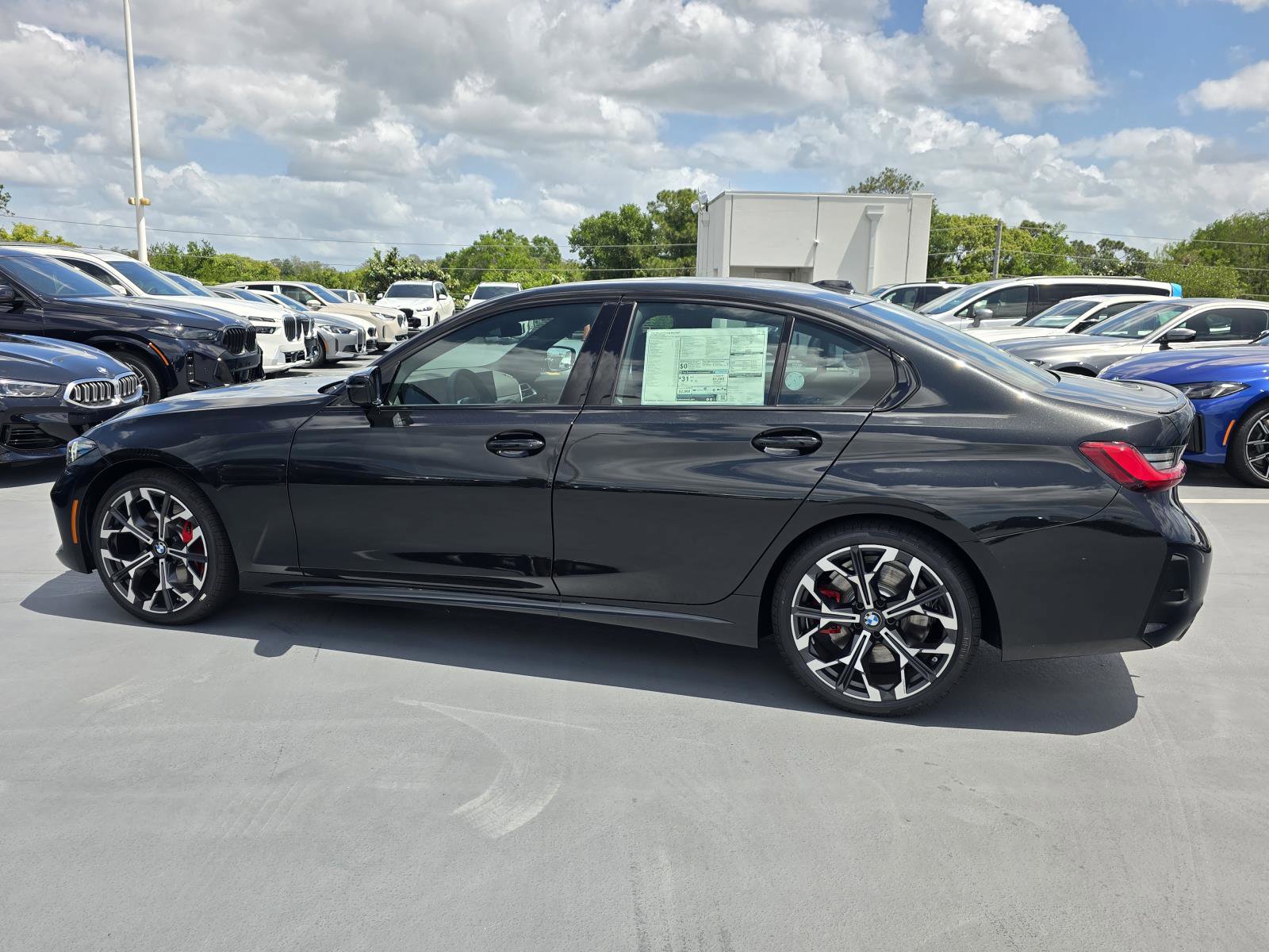New 2026 BMW 330i Sedan w/ M Sport Package RWD image 4