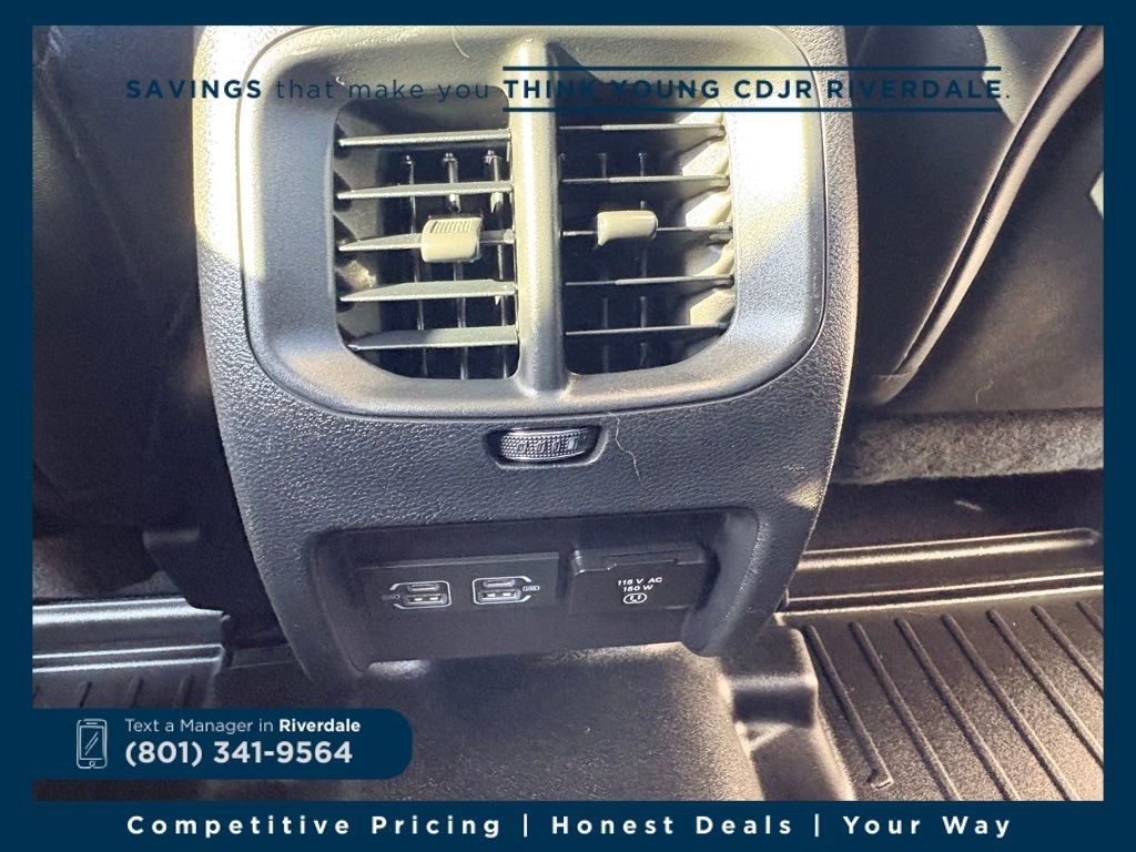 Used 2021 Jeep Cherokee Latitude Lux w/ Comfort/Convenience Group image 12