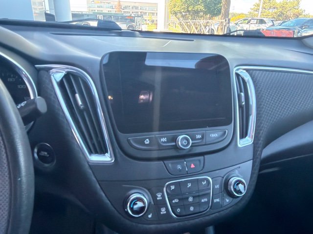 Used 2021 Chevrolet Malibu LT FWD image 5