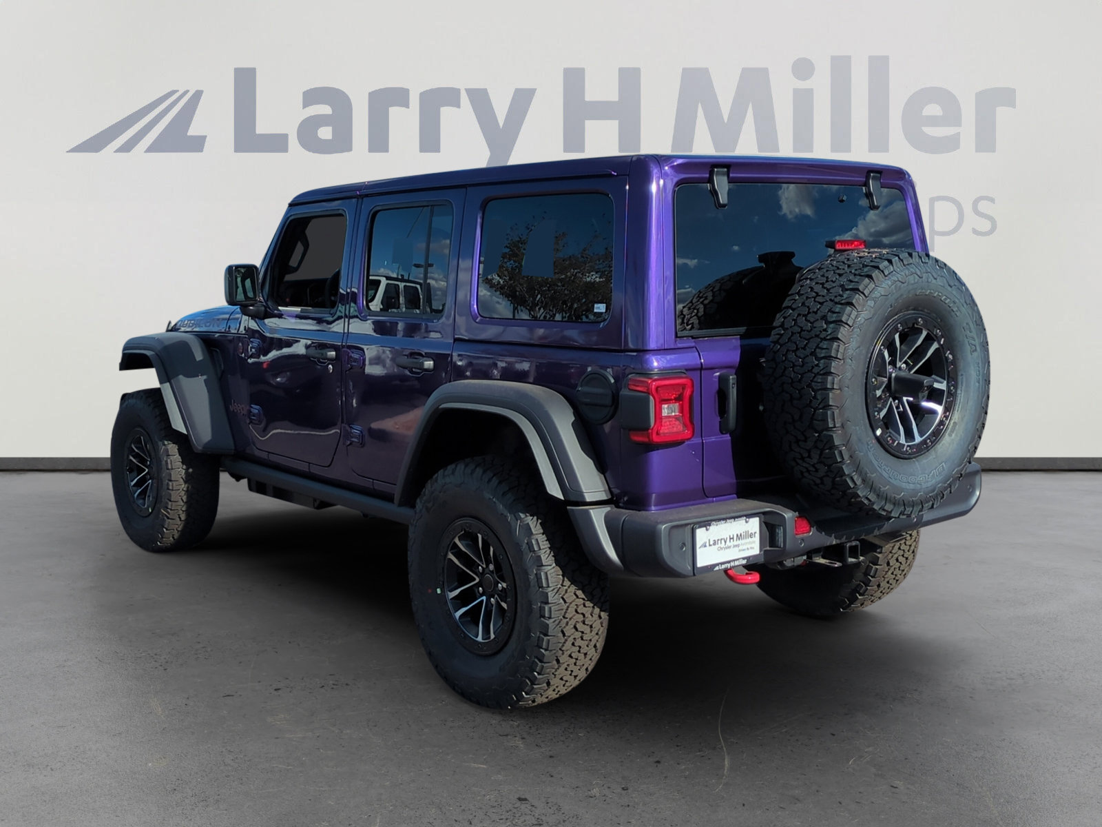 New 2026 Jeep Wrangler Unlimited Rubicon w/ Xtreme 35 Tire Package image 3