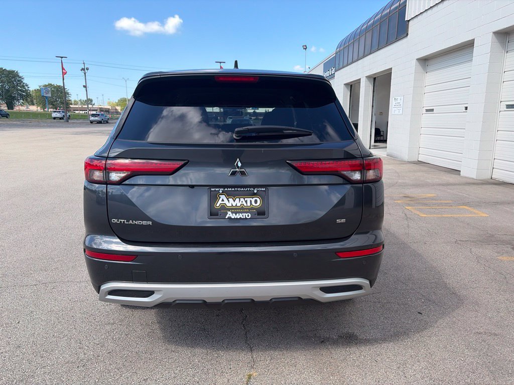Used 2024 Mitsubishi Outlander SE FWD image 4