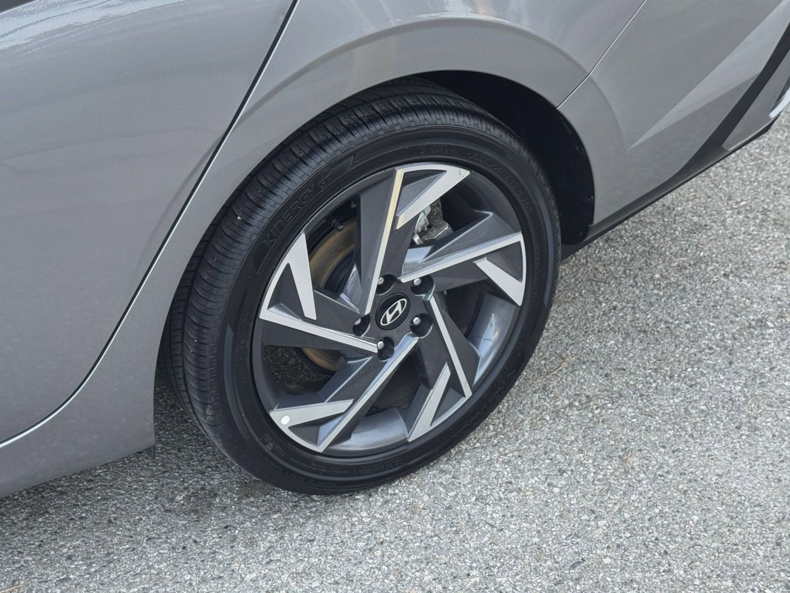 Used 2025 Hyundai Elantra SEL FWD image 32