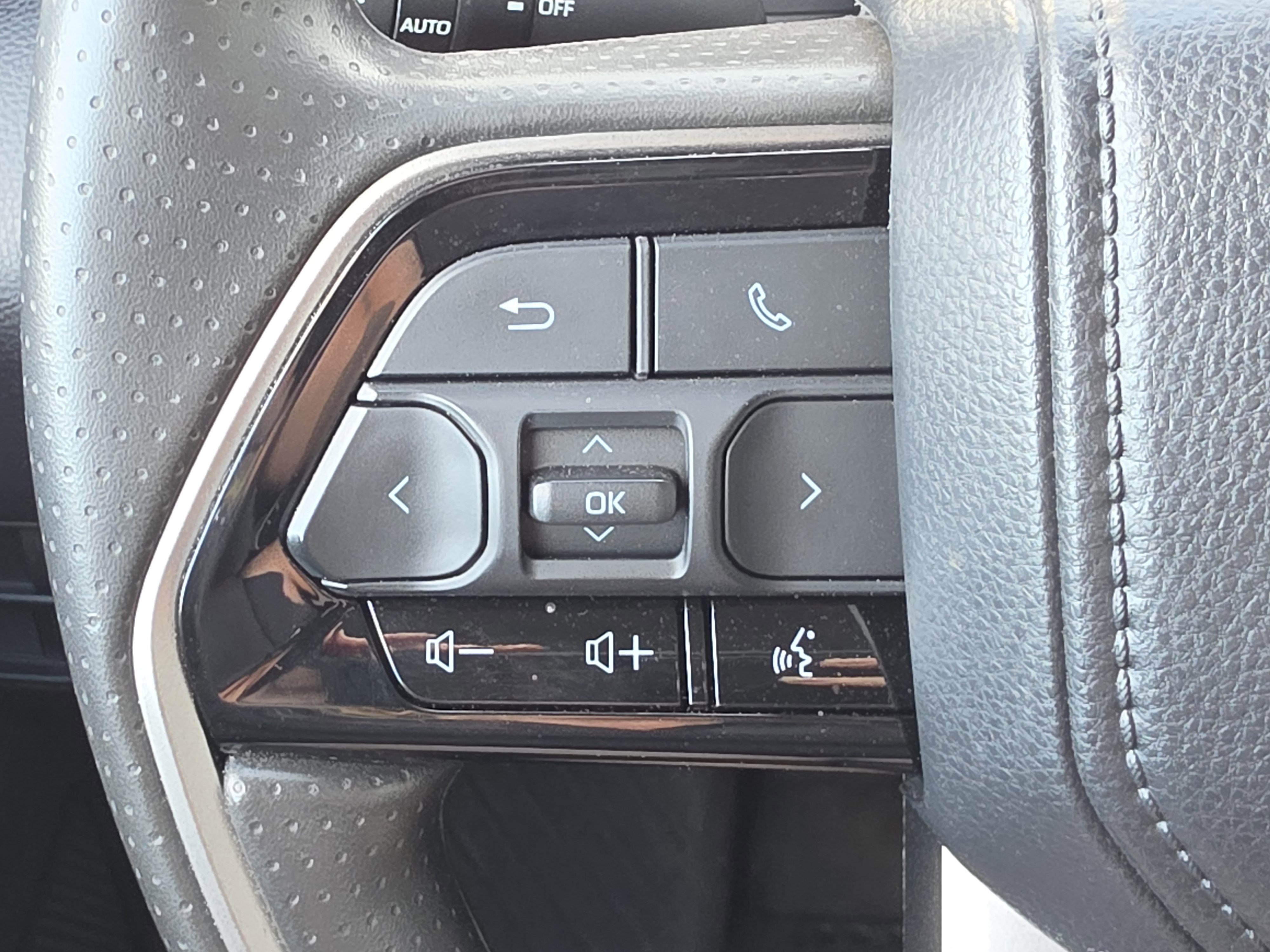 Used 2023 Toyota Tundra SR5 w/ SR5 Convenience Package AWD/4WD image 15