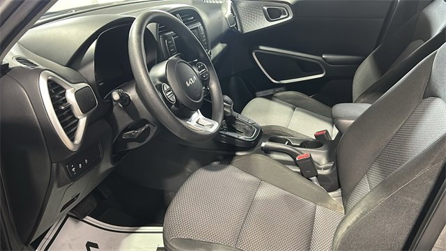 Used 2023 Kia Soul LX w/ LX Technology Package image 24