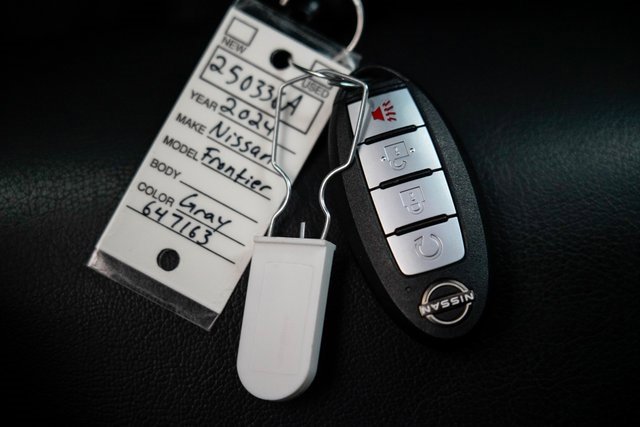 Used 2024 Nissan Frontier PRO-4X w/ Pro Premium Package image 26