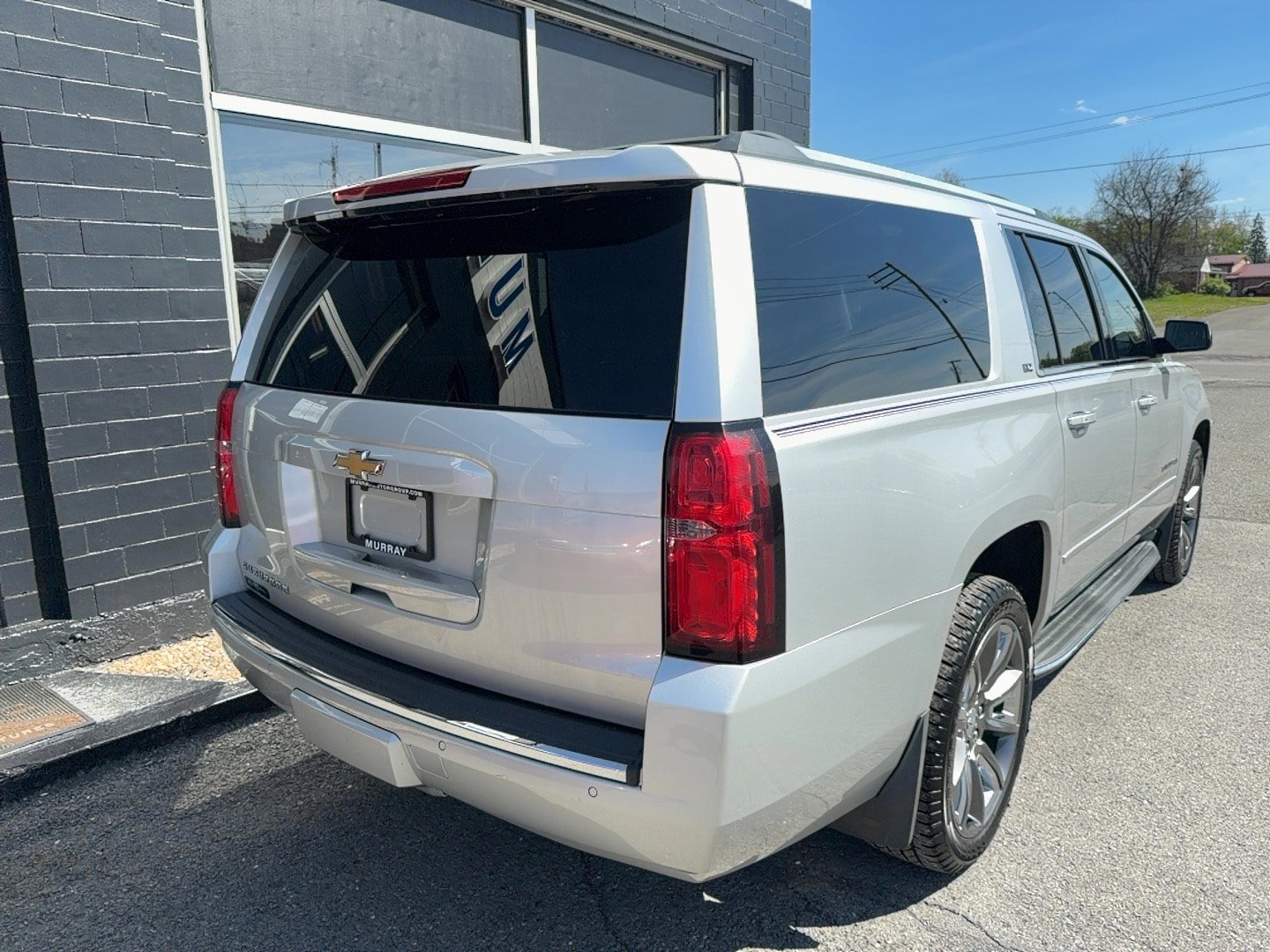 Used 2016 Chevrolet Suburban LTZ AWD/4WD image 8