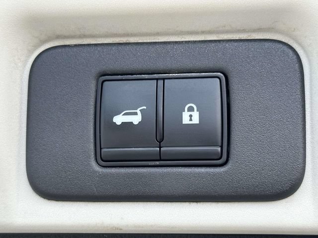 Used 2023 Nissan Ariya FWD image 12