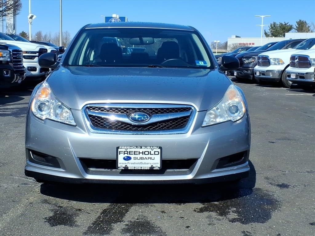 Used 2010 Subaru Legacy 2.5i image 2