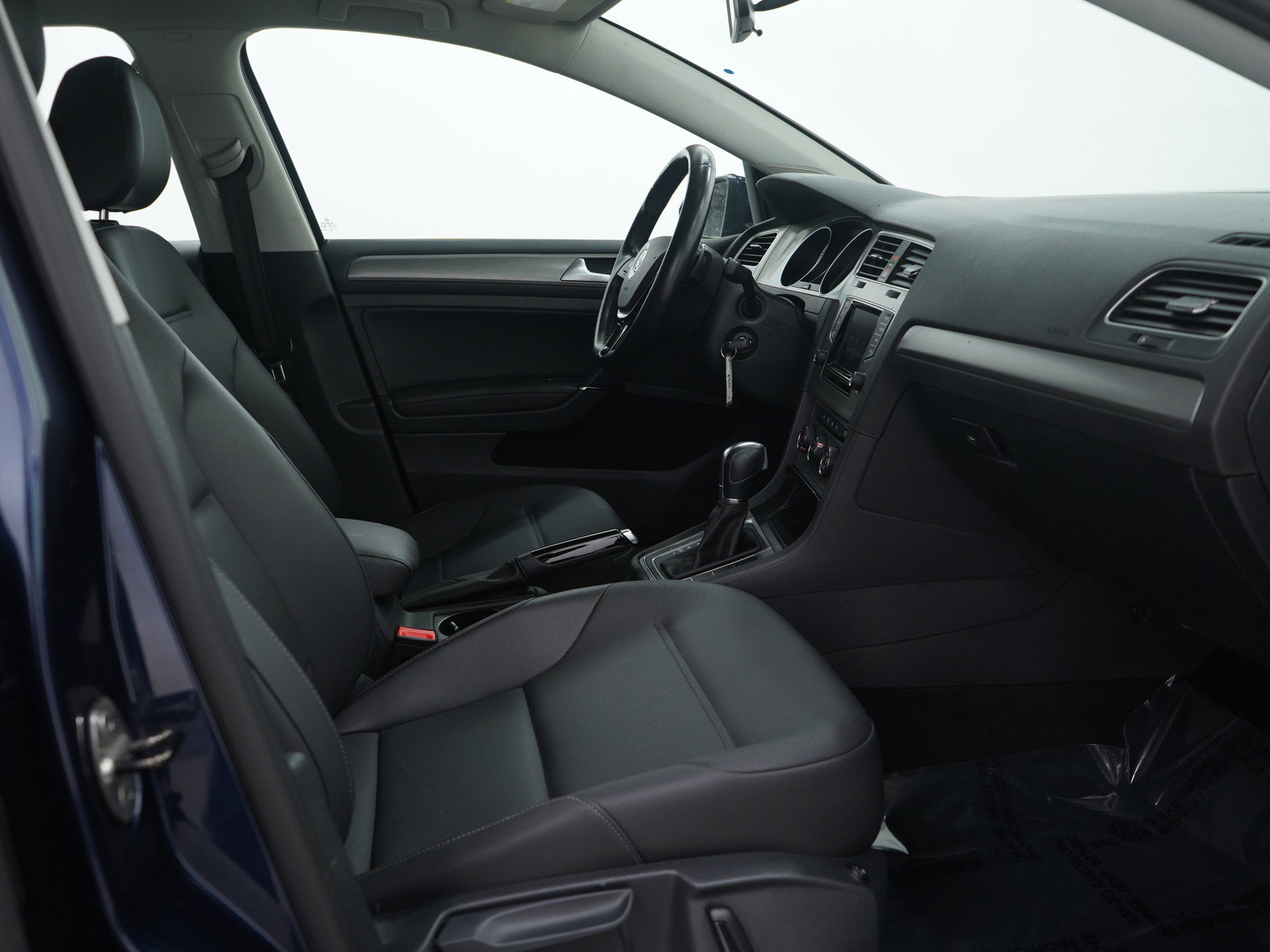 Used 2015 Volkswagen Golf SE image 11