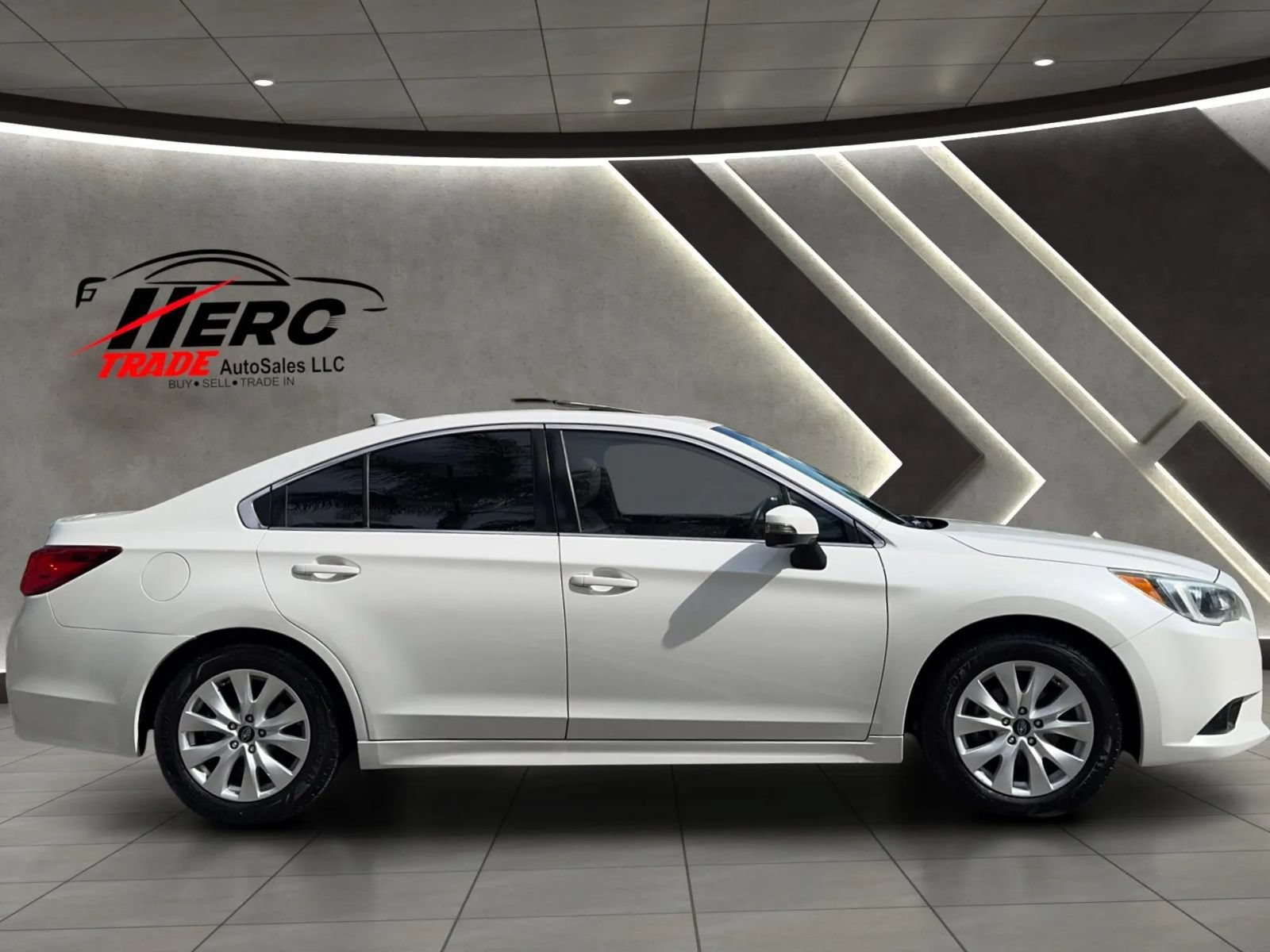 Used 2016 Subaru Legacy 2.5i Premium AWD/4WD image 2