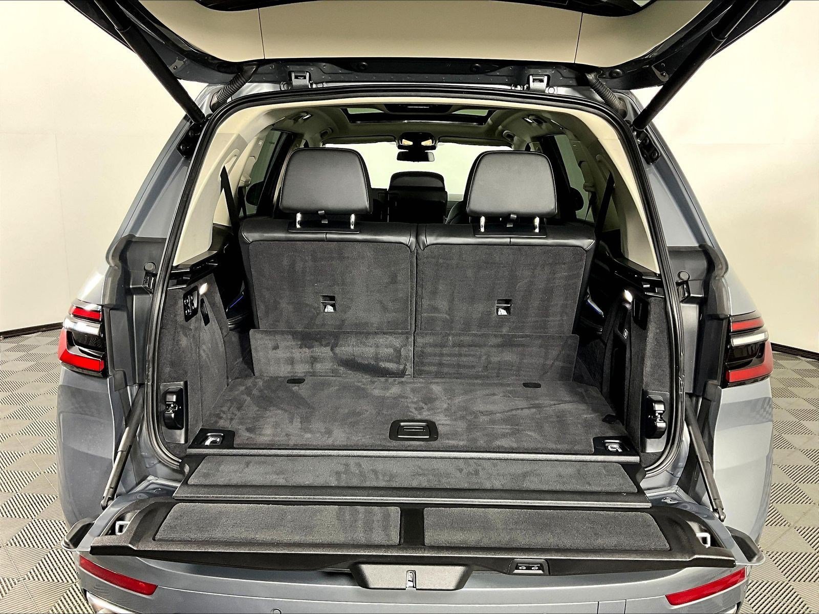 Used 2024 BMW X7 xDrive40i AWD/4WD image 36