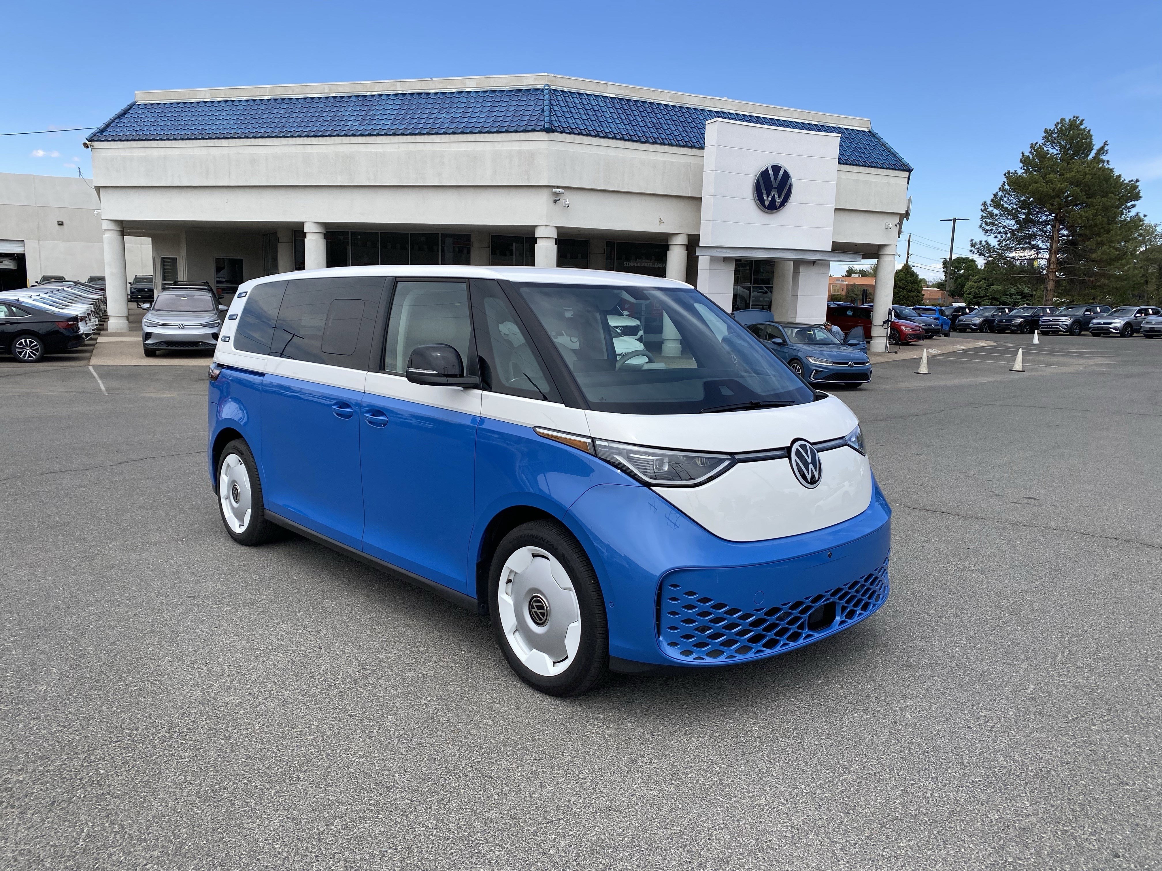 Used 2025 Volkswagen ID. Buzz 1st Edition AWD/4WD image 6