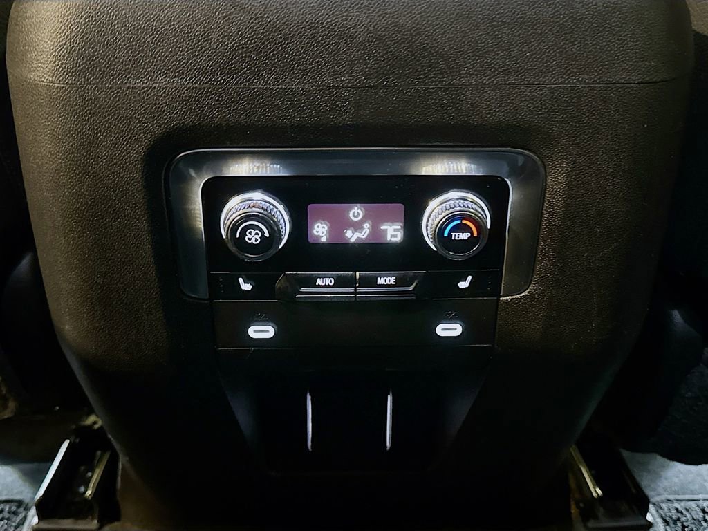 Used 2021 GMC Yukon XL Denali image 33