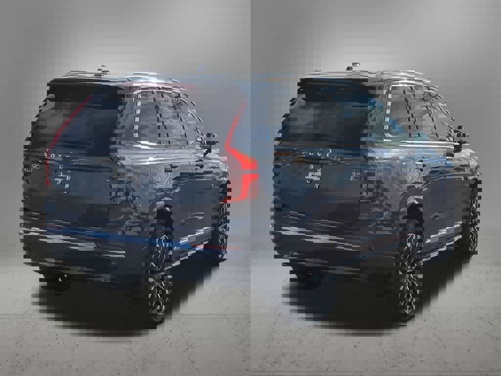 New 2026 Volvo XC90 B5 Plus w/ Protection Package Premier image 6